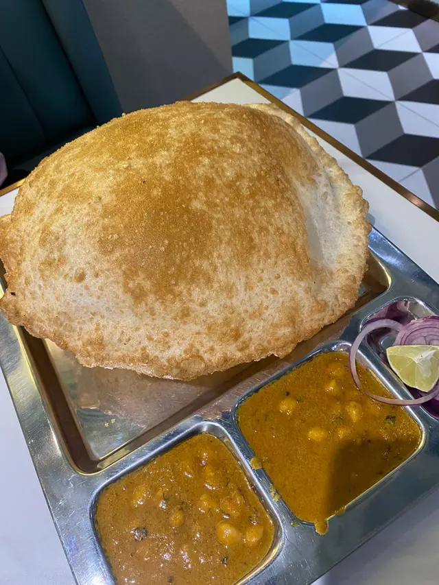 Chana  bhatura