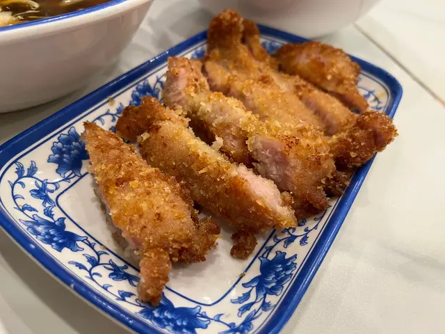 招牌炸豬排拌麵