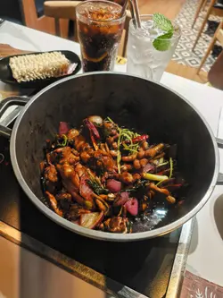 招牌麻辣雞煲