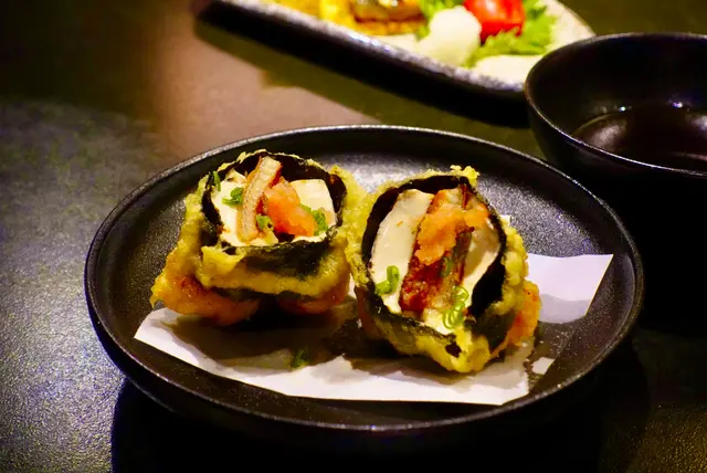 [推介程度] 🟡🟡🟡🟡🟡(5/5)
這道菜同樣是廚師好功夫之作，非常推薦大家品嚐！紫菜和天婦羅衣完全沒被滑豆腐沾濕，真正做到外薄脆、內軟滑！鰻魚的加入，令整道菜不論是風味還是口感都更上一層樓！