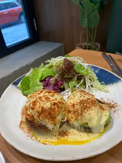 Eggs  Benedict 
