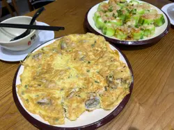 大人就觉得没有台式那种蚝嘅腥味，但小朋友食得津津有味。如果加入泰式辣椒酱「使那查」就更好！