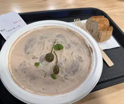 慢煮小牛肉配吞拿鱼酱