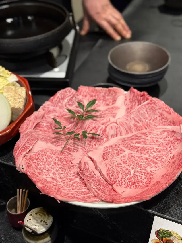 #蕃薯妹周圍食 #蕃薯妹周圍食_日本菜 #壽喜燒樹 #SUKIYAKIITSUKI #尖沙咀美食 #壽喜燒 #關西風壽喜燒 #和牛 #海膽 #日式料理 #情侶好去處 