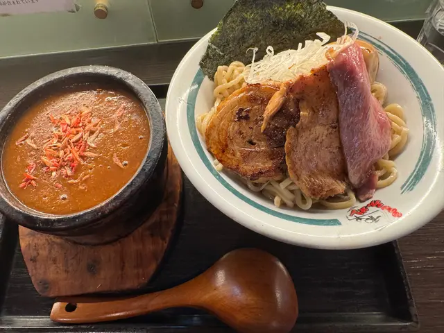招牌三色沾麵