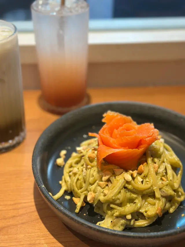 煙三文魚青醬意粉