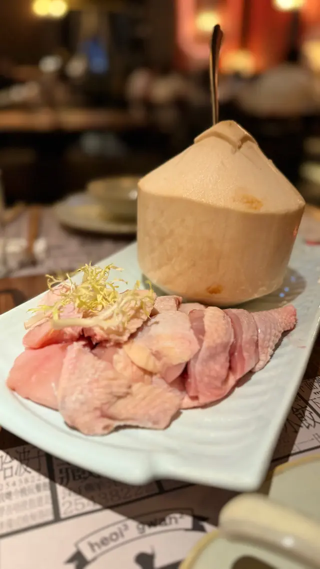 原個椰子雞湯（半隻）