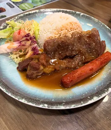 香煎牛扒肠仔饭