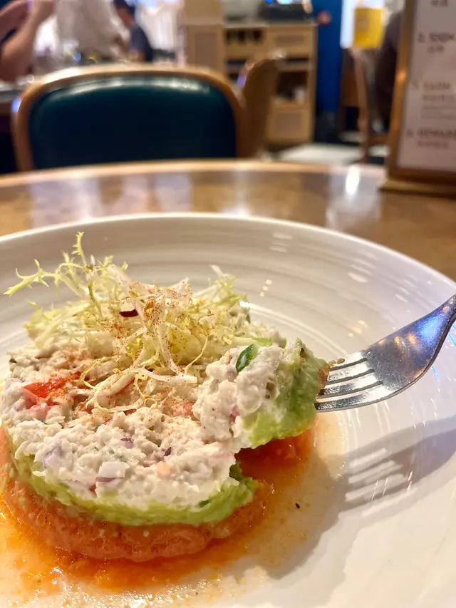 蟹肉牛油果他他
