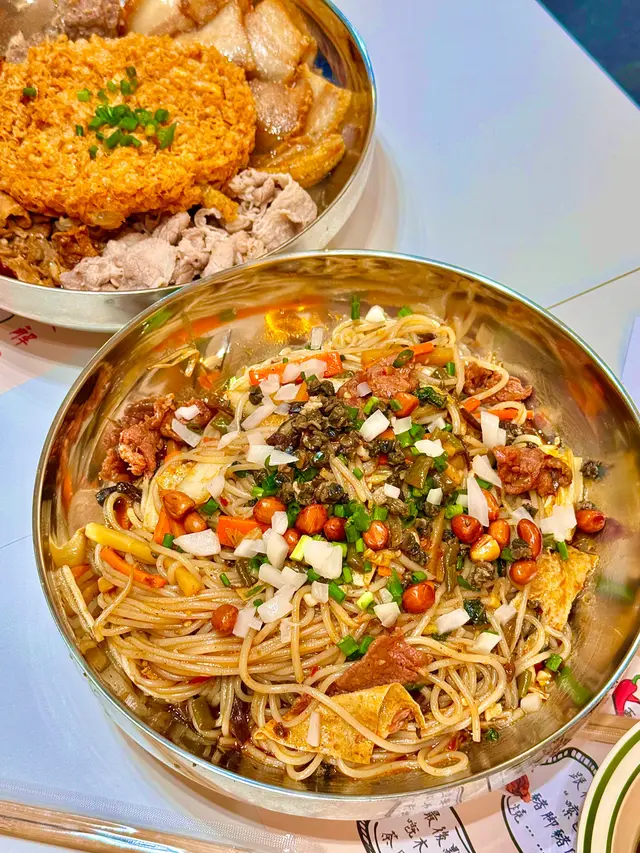 爆炒牛肉螺蛳粉