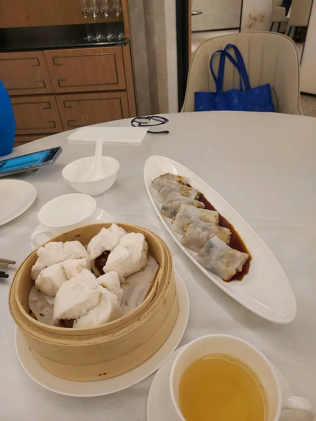 叉燒包，素腸粉