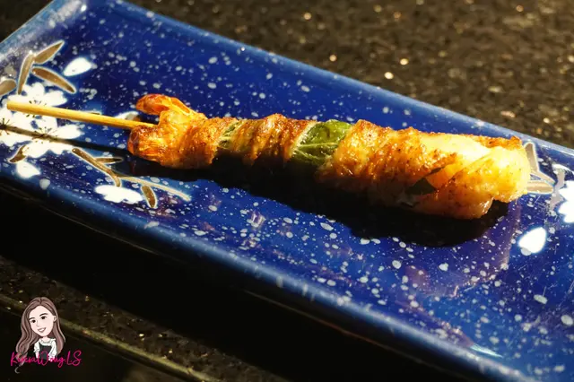 紫蘇葉雞皮蝦串