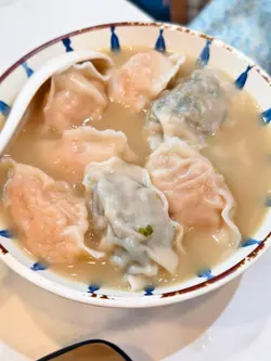 雙拼湯餃子(芫茜肉餃/甘筍沙葛肉餃)