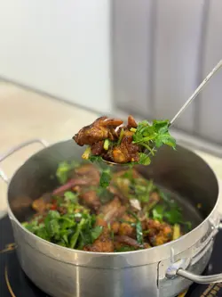 至尊惹味鸡煲 