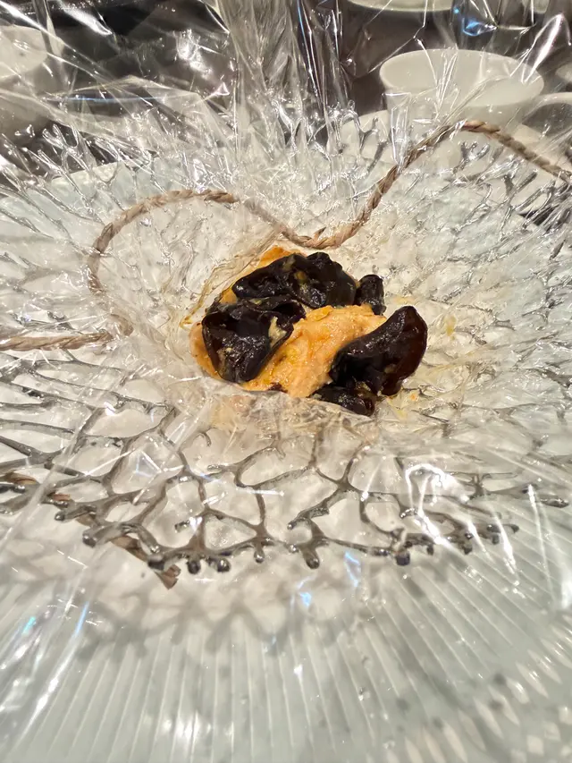 紙包蟹粉雲耳蒸雞