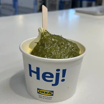 云呢拿新地配杜拜开心果朱古力