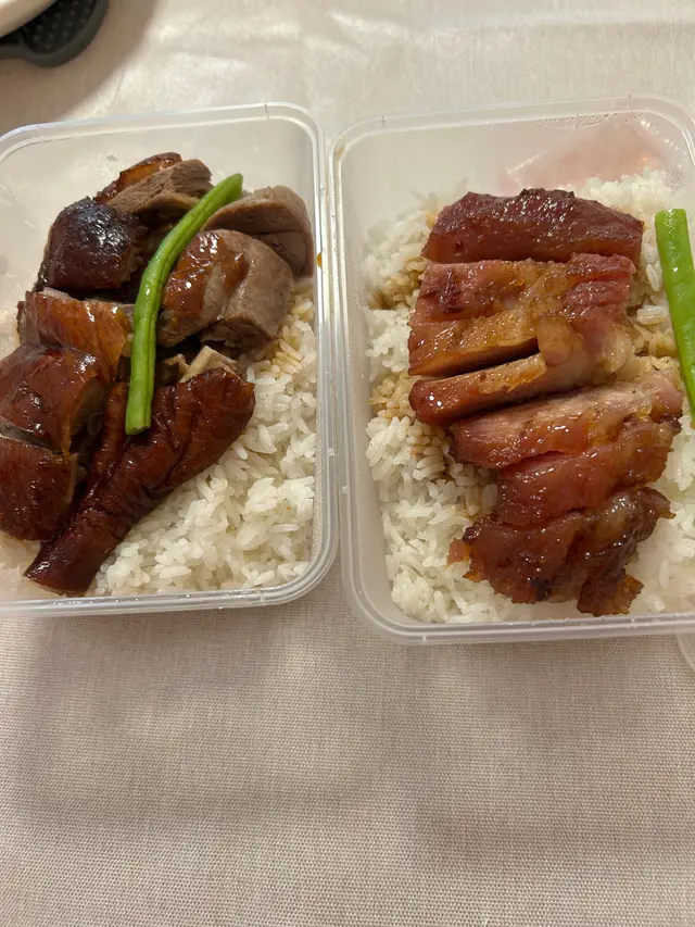 两款烧味饭合照