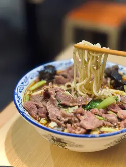 泡椒生滚吊笼面