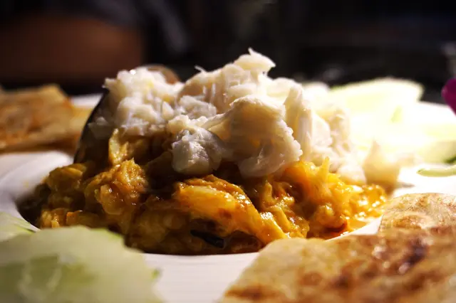 啖啖蟹肉蟹膏炒蛋配薄餅