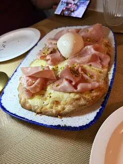 Pizza  mortadella  burrata