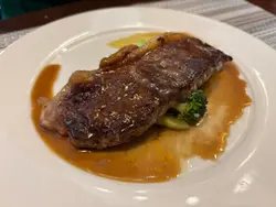 西冷牛扒，卖相味道也很好😍