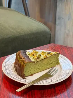 開心果巴斯克芝士蛋糕