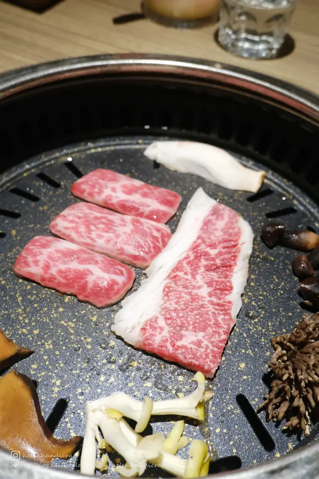 山野菇菌和牛燒肉盛