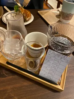 Hand  dripped  Columbia  coffee  (mango)