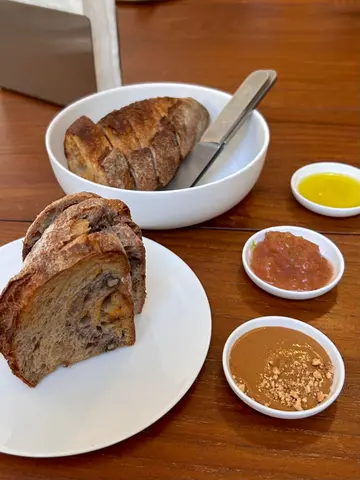 Rustic  bread  basket