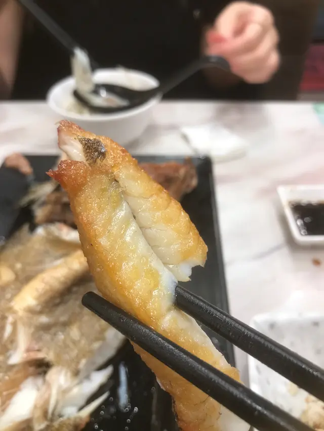 炸鱸魚配肉燥飯