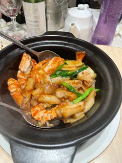 姜葱焗中虾煎肠粉 (Shrimp with Ginger and Scallions with Rice Noodle Rolls)