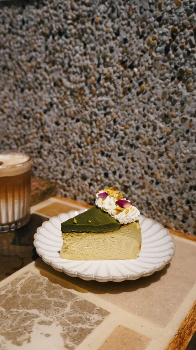 開心果巴斯克蛋糕