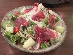 西班牙火腿蜜瓜芝士沙律