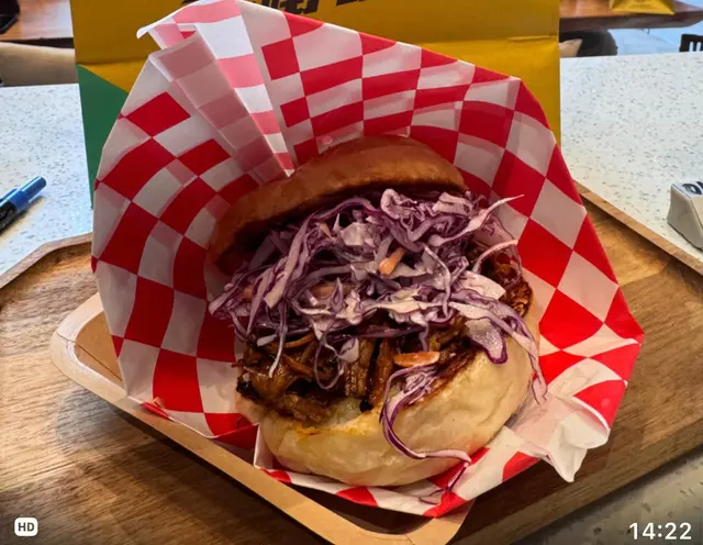 #慢煮手撕豬漢堡  #酸甜開胃 #juicy 😍 