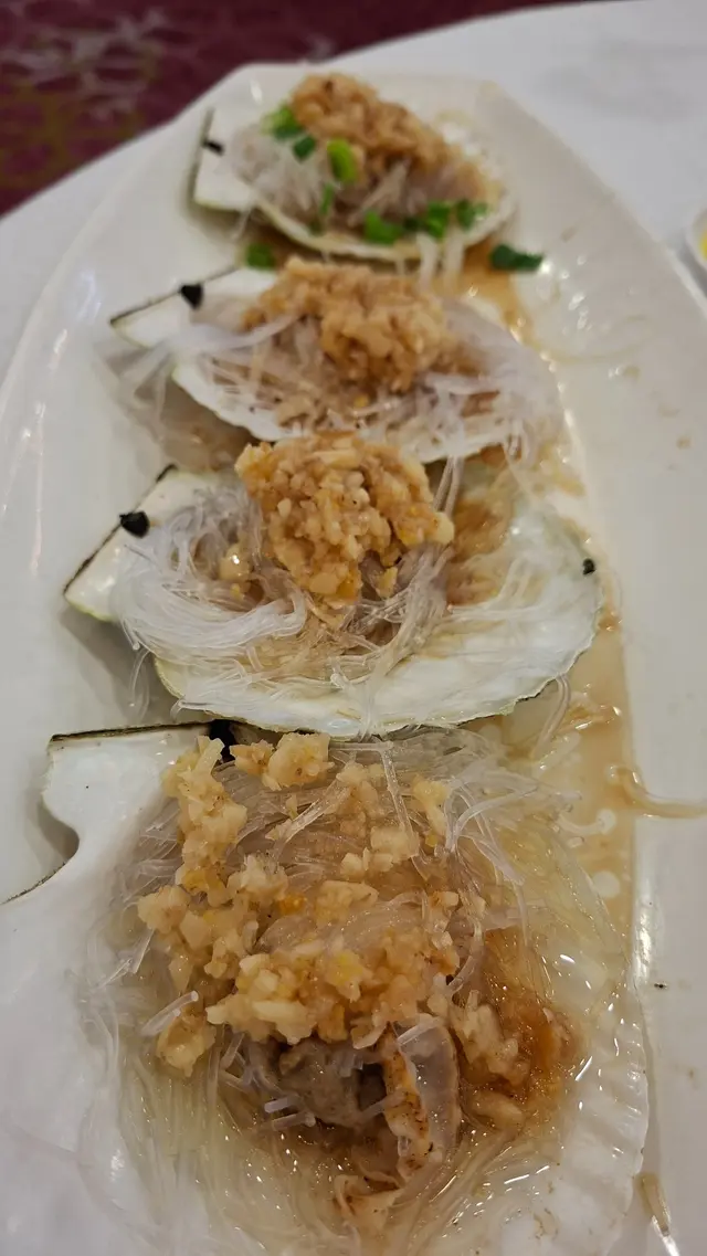 蒜茸粉絲蒸元貝