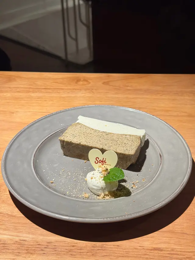 烏龍奶蓋巴斯克蛋糕