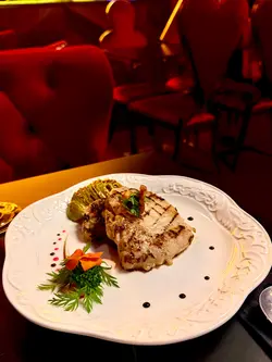 慢煮西班牙黑毛豬鞍配焦糖蘋果