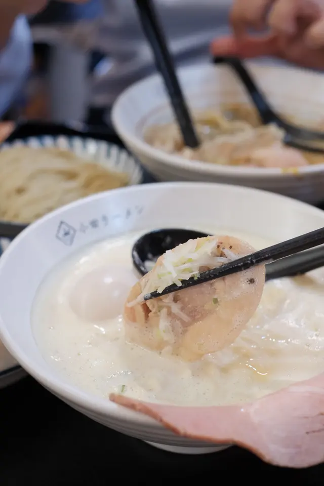 松露濃厚鮮雞白湯拉麵