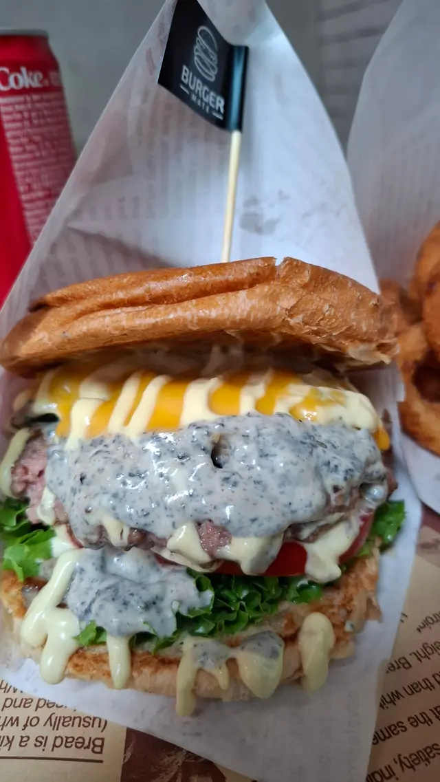 黑松露蘑菇安格斯牛漢堡