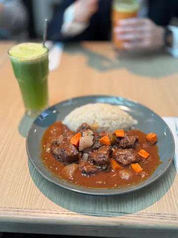 紅酒燴牛肋肉香菇飯