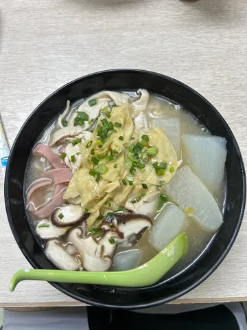 三鮮米線加蘿蔔腐皮