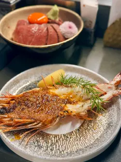 炙烧爆膏四头巨型虎虾