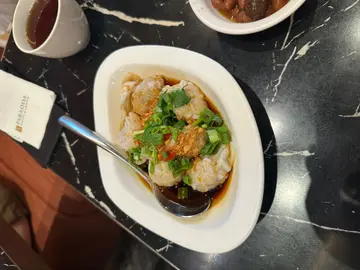 紅油鮮蝦黑豚肉抄手