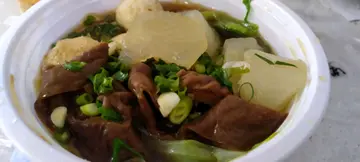 車仔麵（蘿蔔+豬腸+魚蛋+時菜）