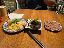 #香港 雖然普通一碗牛肉麵，但一定夠飽😂香港可以免費續麵，真係好難得。不過我叫套餐88，已經好足夠。抵食！
