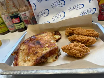 Classic  cheese  toast with  ribs   