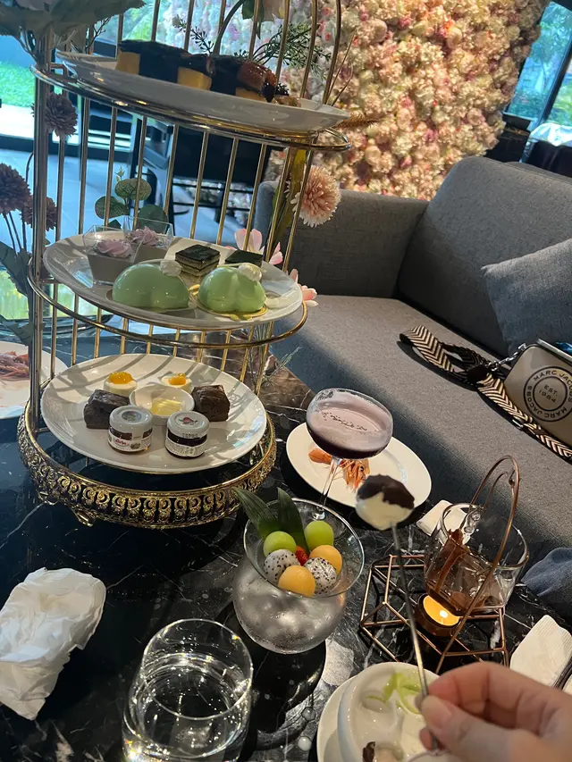 有Häagen-Dazs雪糕火鍋，還有精緻的配件蠟燭器皿，氣氛好好。