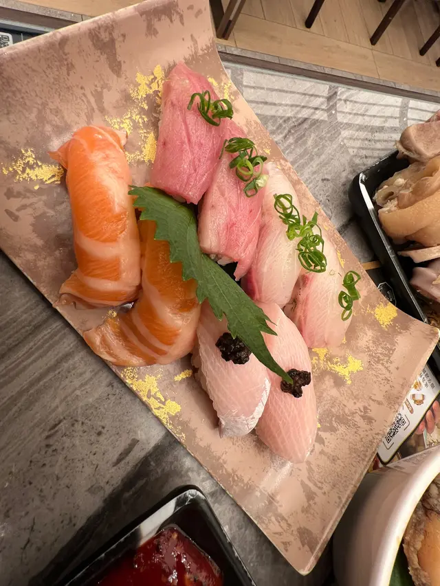 壽司舊飯就比較細，相對之下刺身會比較吸引