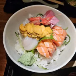 海膽海鮮丼飯