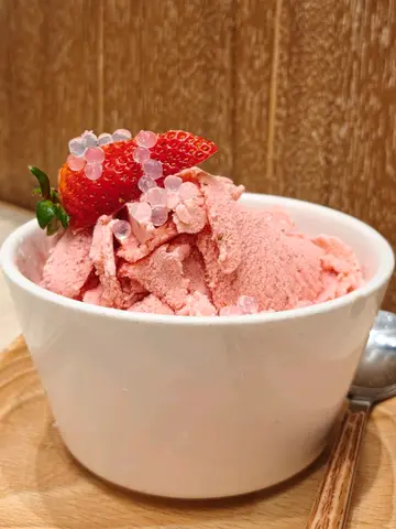 士多啤梨豆腐花